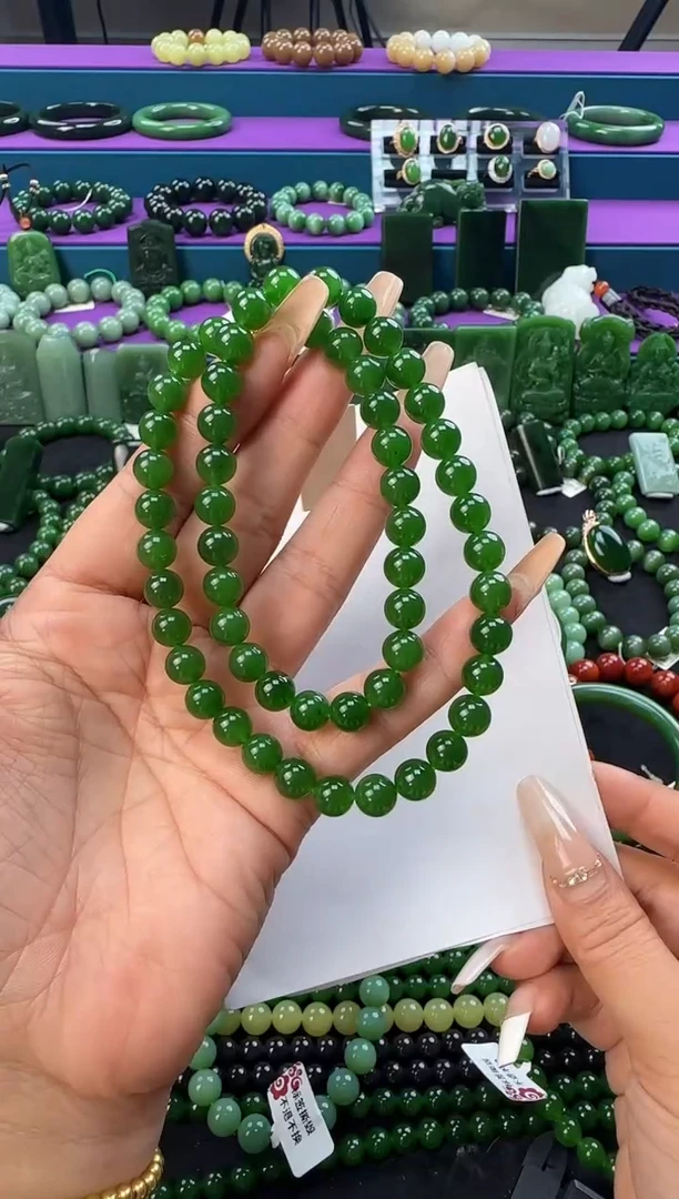 颈饰未镶嵌和田玉卡8项链