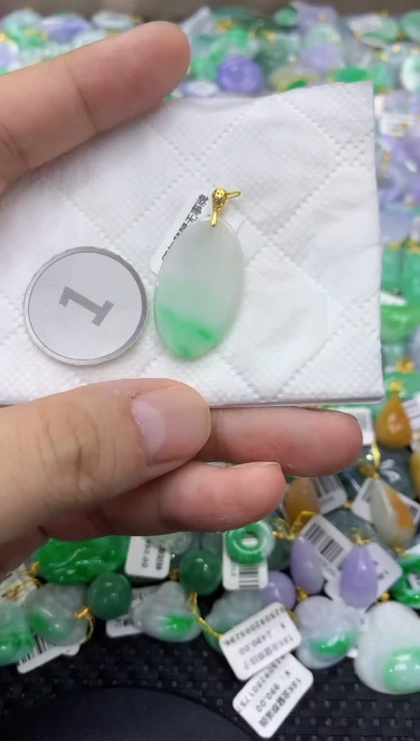 颈饰未镶嵌翡翠天然缅甸翡翠A货