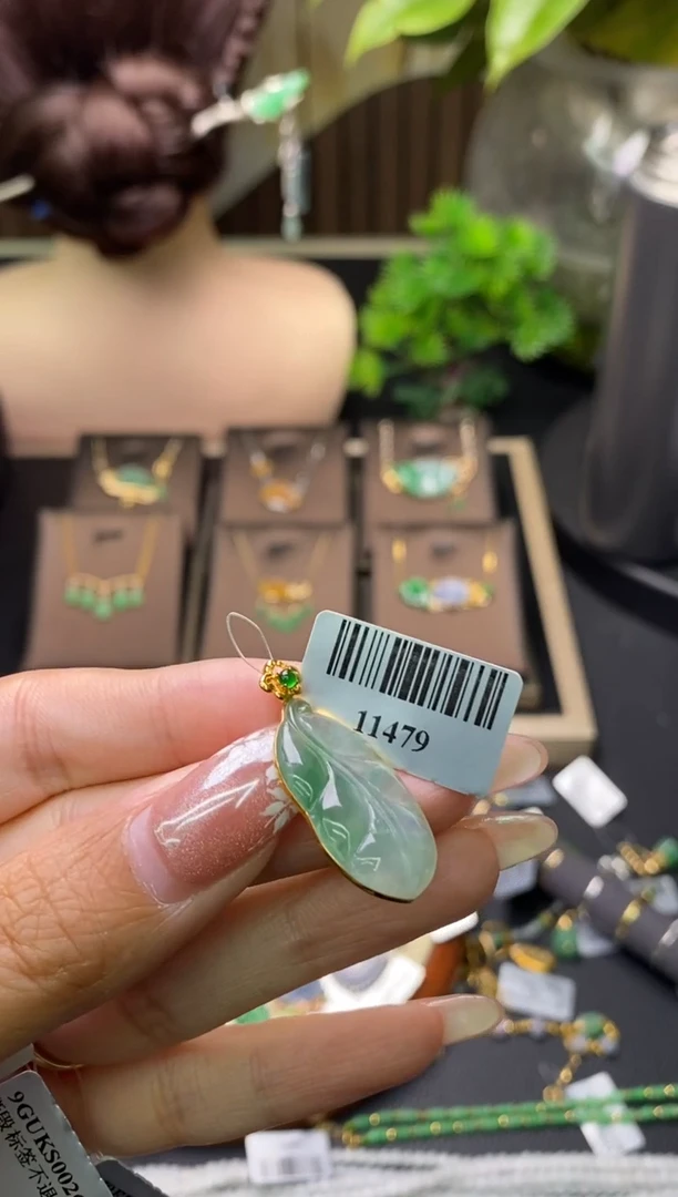 翡翠18K金镶嵌颈饰净货11479