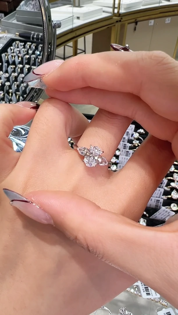 【闪购商品】实验室培育钻石18K金镶嵌戒指戒指