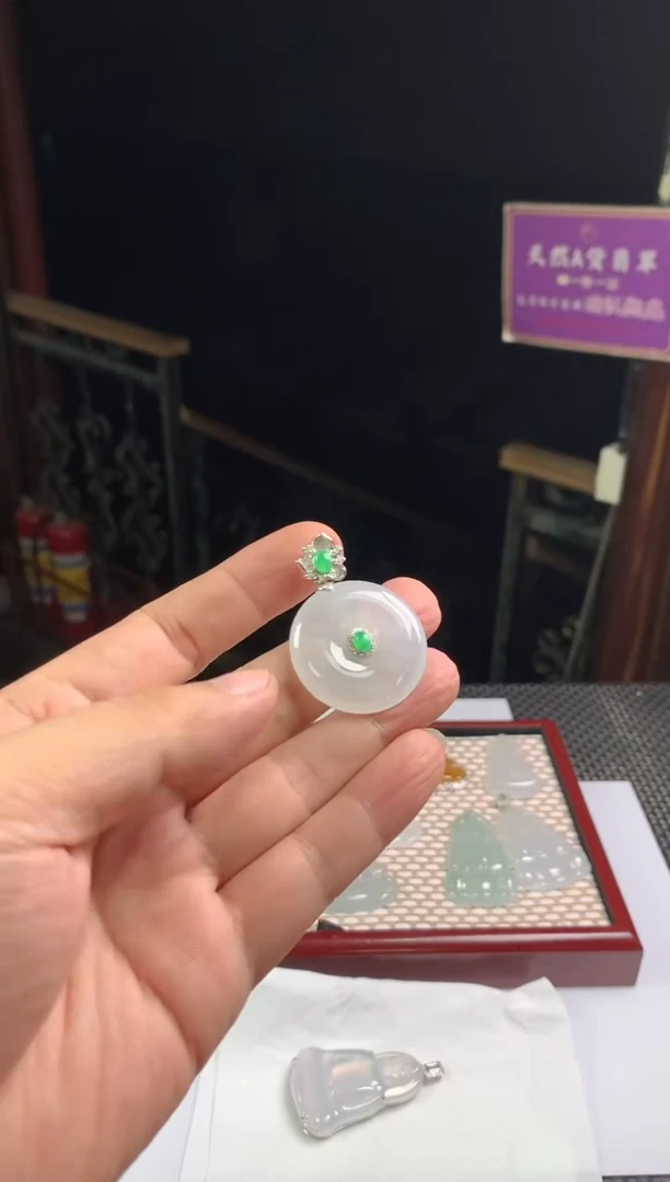 18K金镶嵌定制翡翠--344879