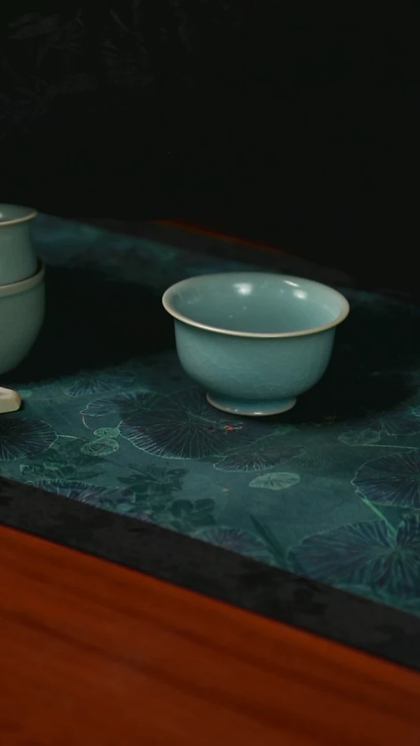 压手杯仿古 天蓝 一级品  支钉