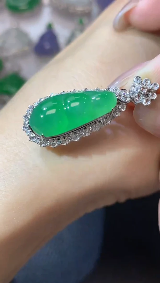 翡翠18K金镶嵌吊坠(不含链)C38