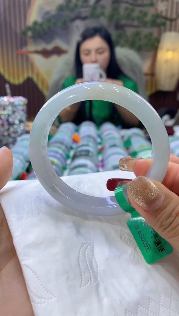 【闪购商品】翡翠手镯未镶嵌多人00132