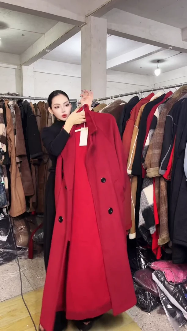 685闪购外套外披马甲打底裤子