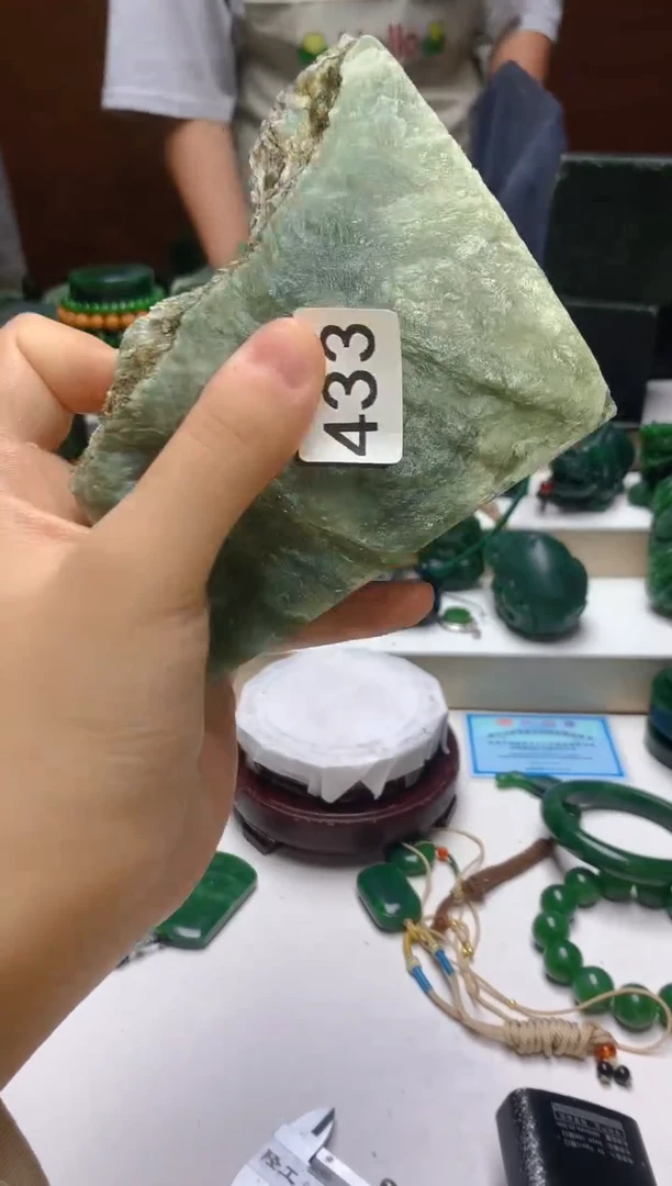未镶嵌和田玉（碧玉）珠宝半成品0