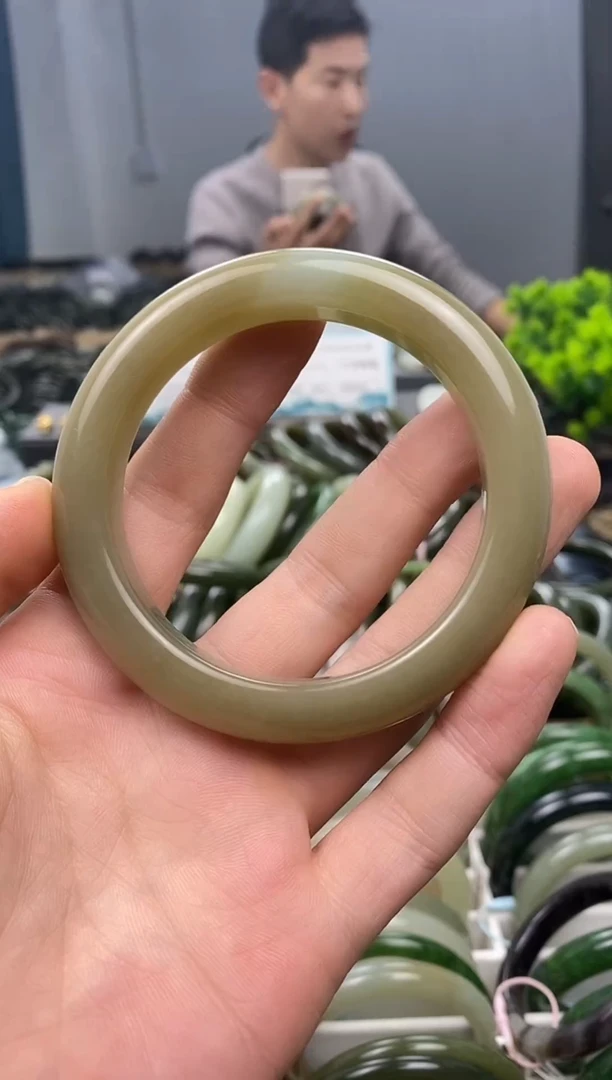 未镶嵌手镯和田玉60