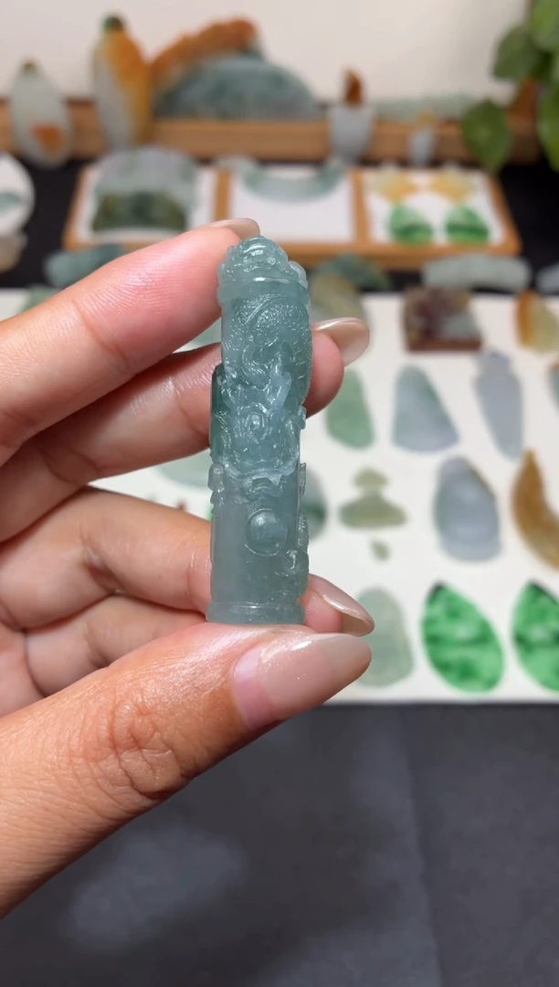 未镶嵌定制翡翠?****?龙柱