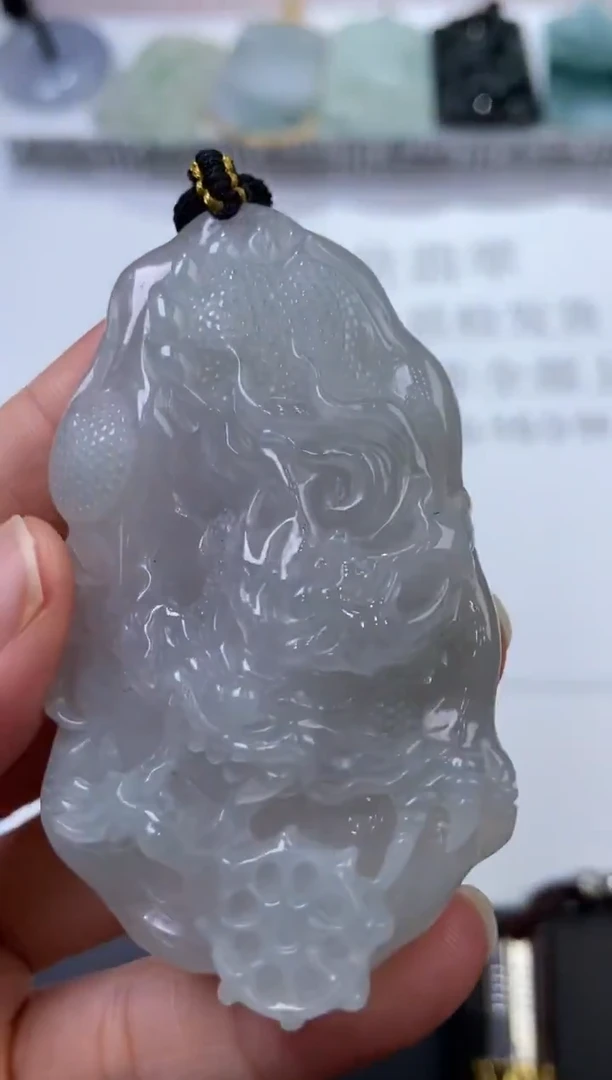 未镶嵌挂件翡翠377434   多人