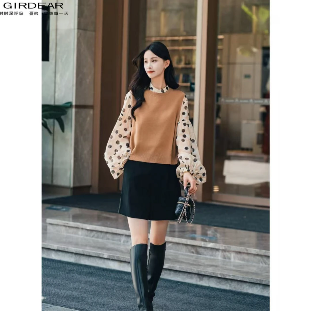 GIRDEAR/哥弟1399701 美拉德风圆领百搭时尚造型后背开叉背心女