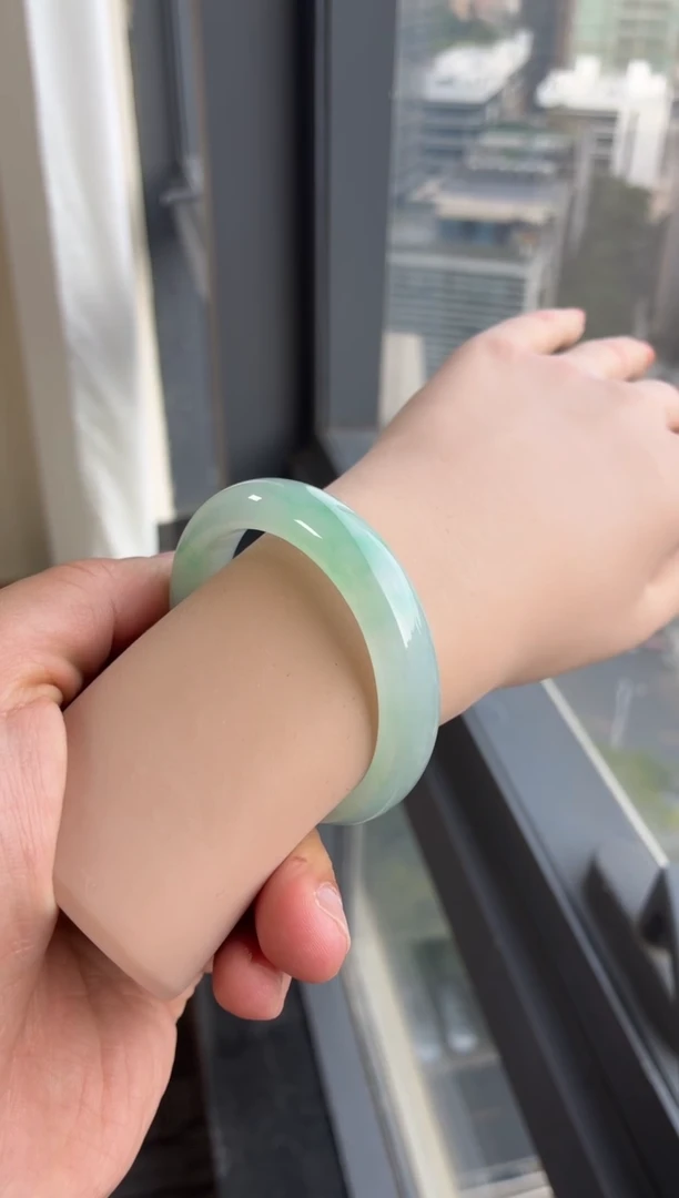 未镶嵌手镯翡翠101号53*44.8*12.8*8.5贵妃