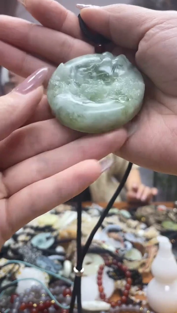 未镶嵌岫玉吊坠·