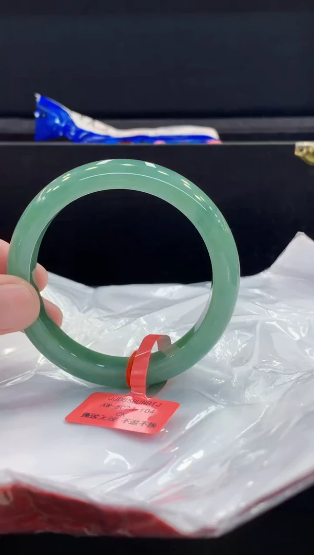 未镶嵌手镯翡翠翡翠手镯