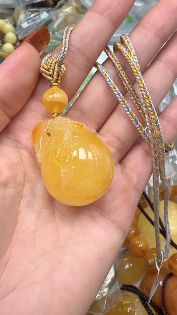 裸石琥珀未镶嵌如图