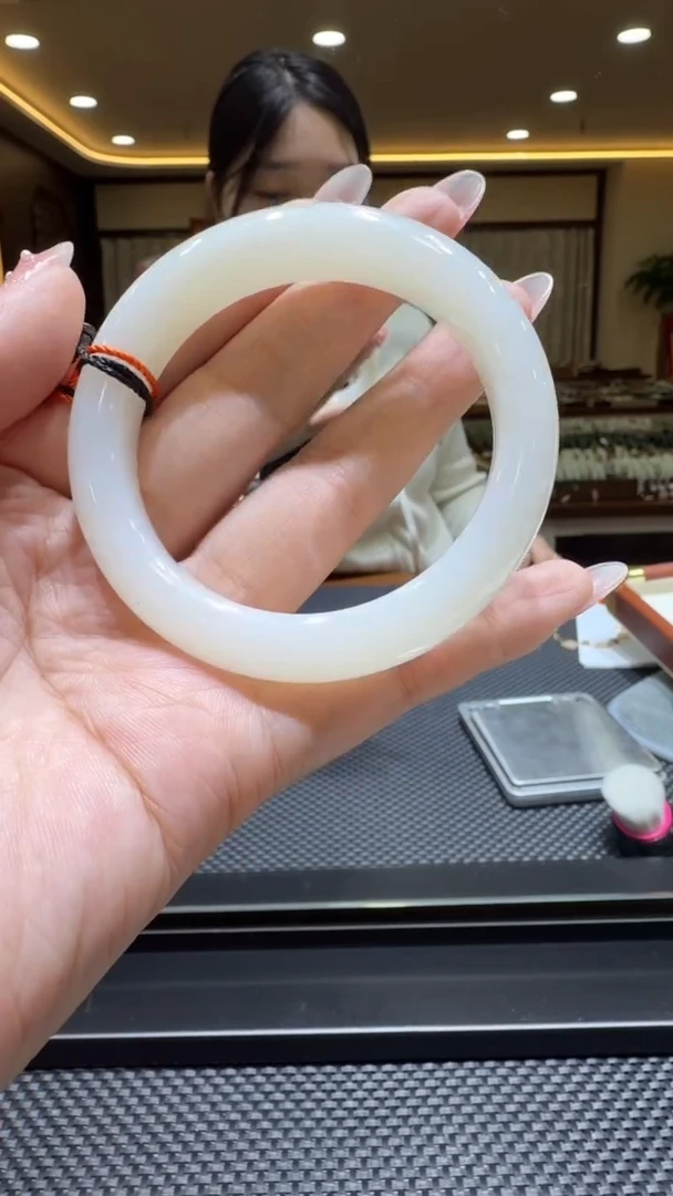 颈饰未镶嵌和田玉手镯54