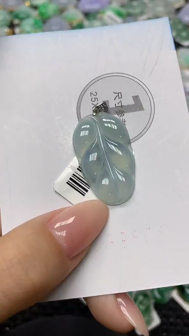 颈饰18K金镶嵌翡翠11111111111