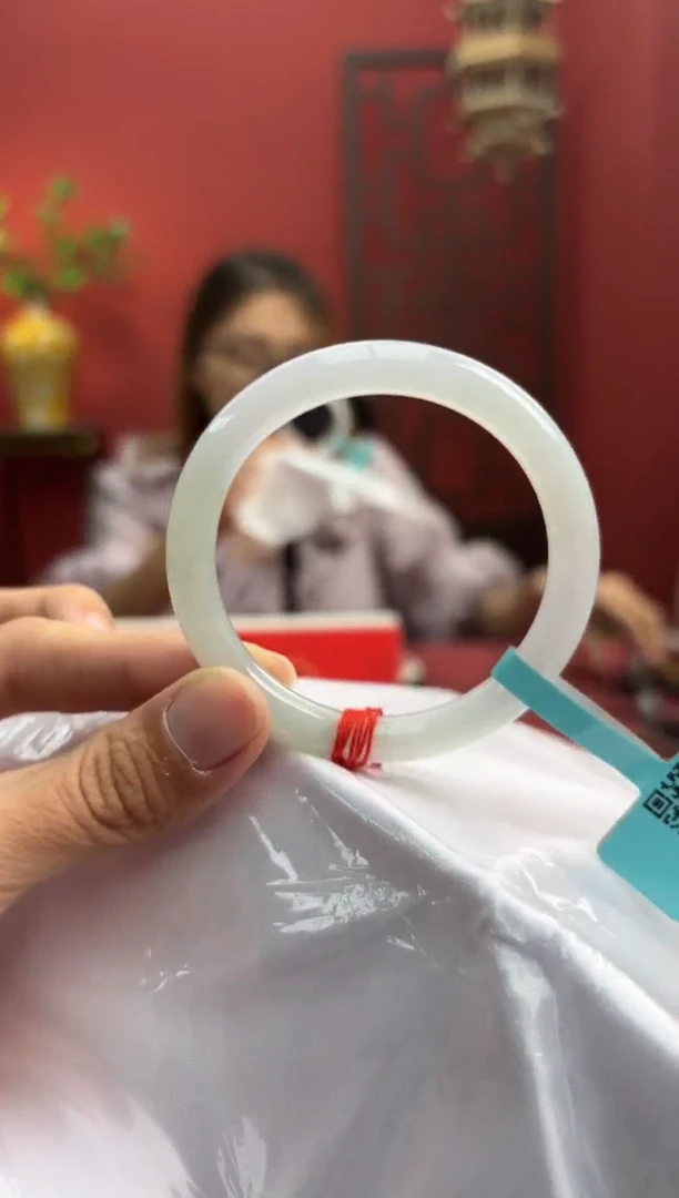 未镶嵌手镯（圆镯）翡翠翡翠手镯