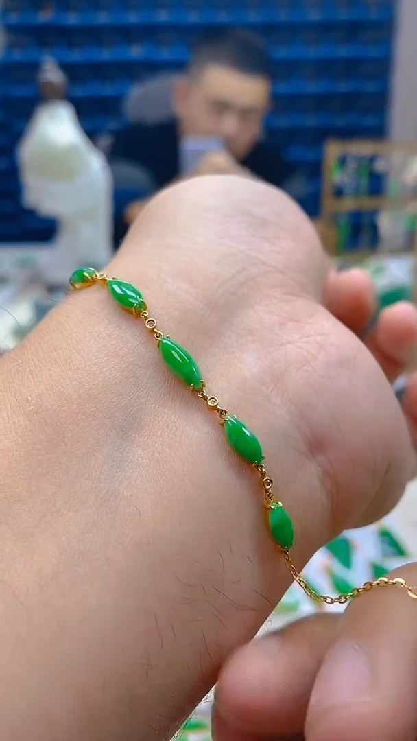 颈饰18K金镶嵌翡翠新号开播 全场乱卖