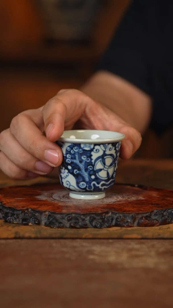 杯古蓝器 青花杂宝小岩茶杯
