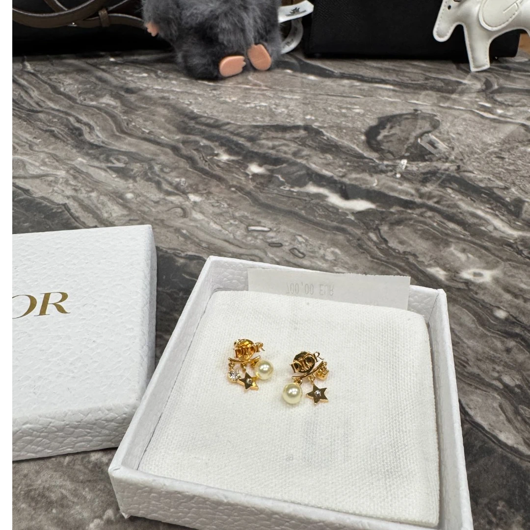 未使用 DIOR/迪奥 颜值金色耳坠