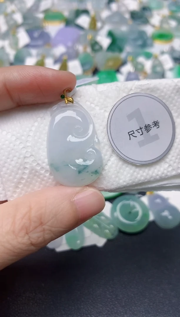 颈饰18K金镶嵌翡翠天然缅甸A货翡翠