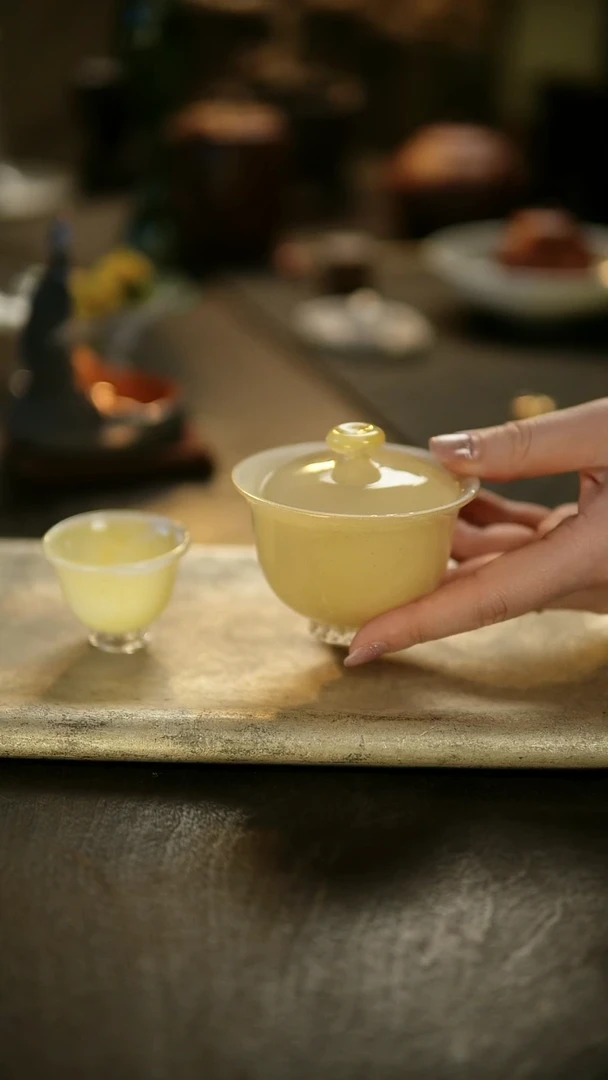 阿眠    黄白灰王沁手作盖碗