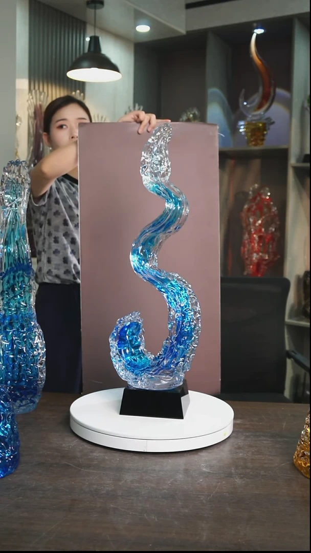 琉璃用****6湖水绿风生水起