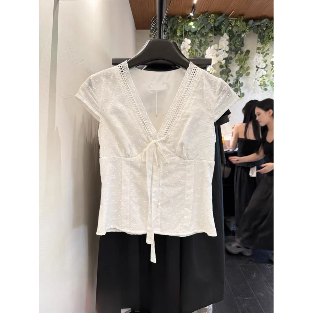 上身绝美！韩版2025年夏季修身甜美减龄显瘦系带蝴蝶结刺绣v领小衫