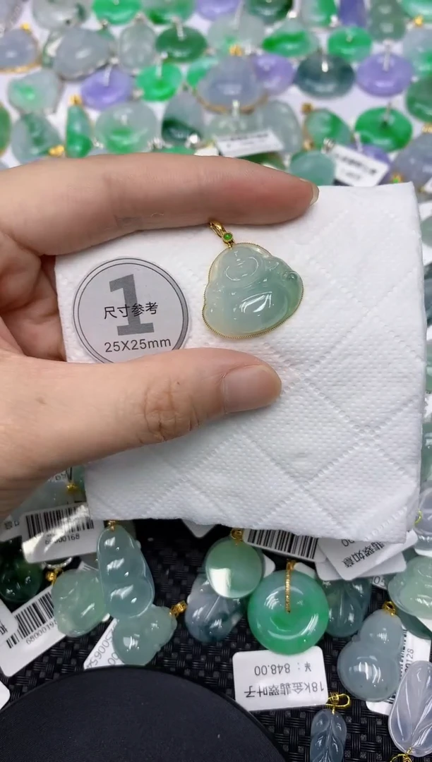 翡翠18K金镶嵌颈饰11111111