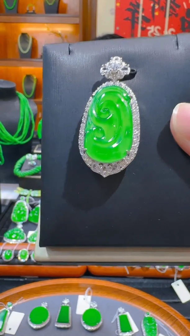 【闪购商品】翡翠颈饰银S925镶嵌天然A货翡翠