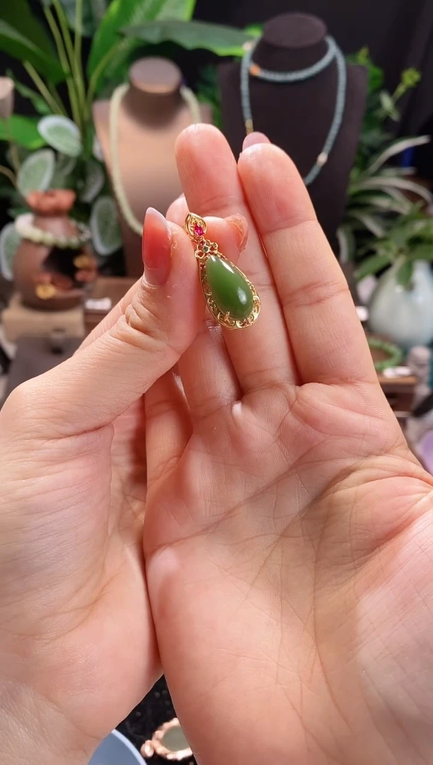 【闪购商品】和田玉（碧玉）吊坠(不含链)未镶嵌水滴碧玉吊坠