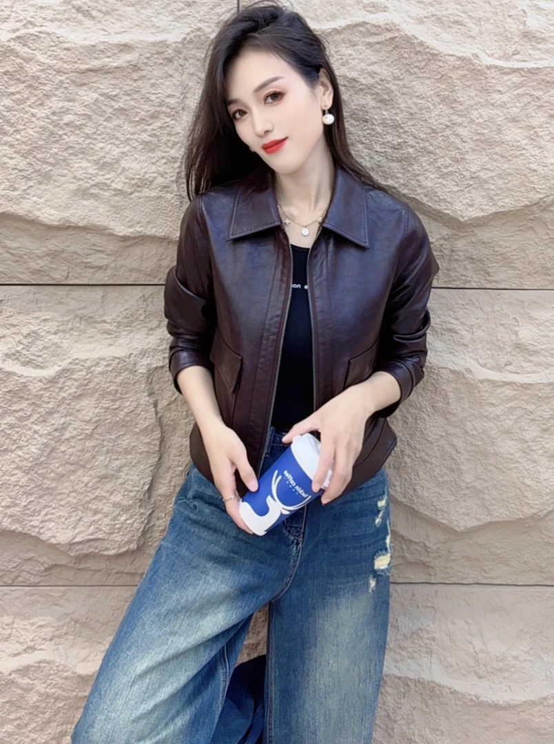 2025秋冬新款时尚修身常规款油蜡皮衣女士时尚短款女装