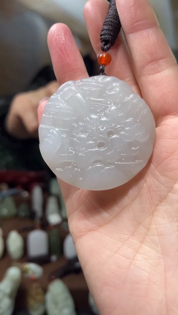 颈饰未镶嵌和田玉.