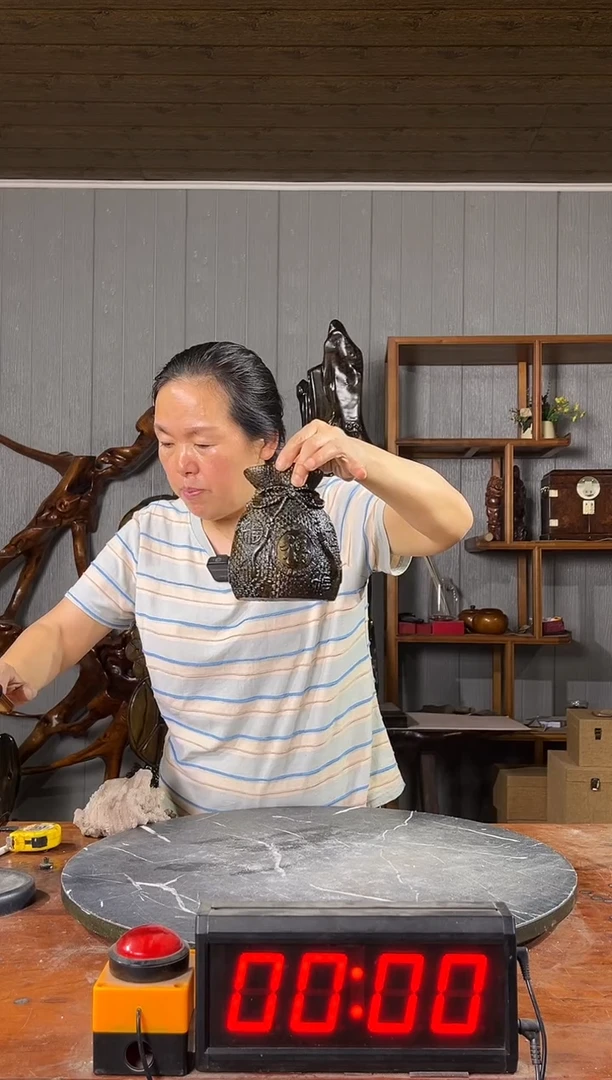 金丝楠秋*?钱袋子摆件