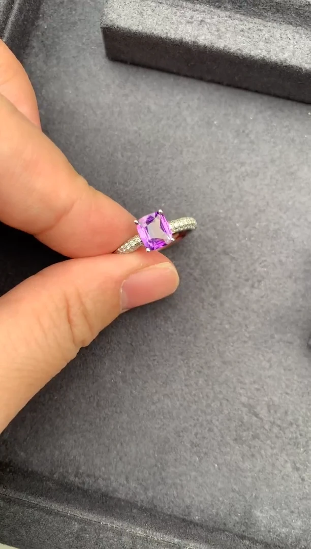 戒指彩色蓝宝石18K金镶嵌1.5ct紫蓝宝 定制 GE