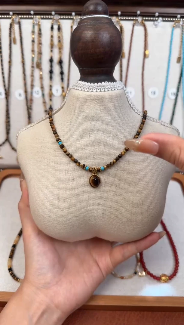 项链钛钢石英质玉虎松