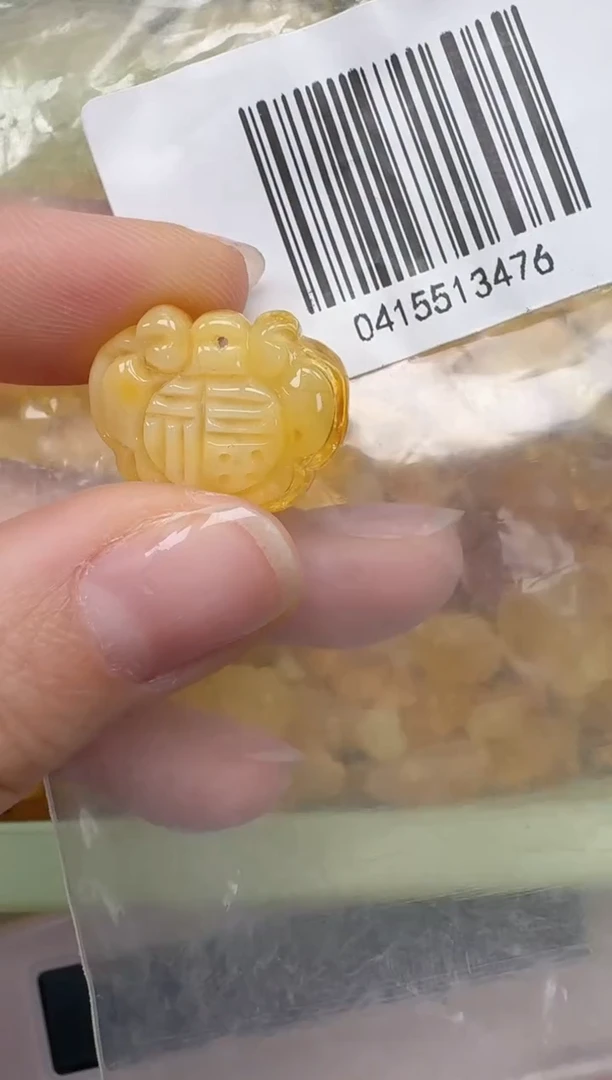 裸石琥珀未镶嵌如图