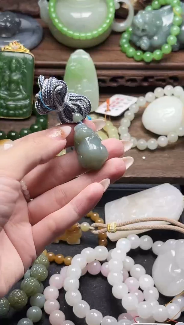 吊坠(不含链)未镶嵌和田玉吐拉牧场 貔貅有瑕疵9009680