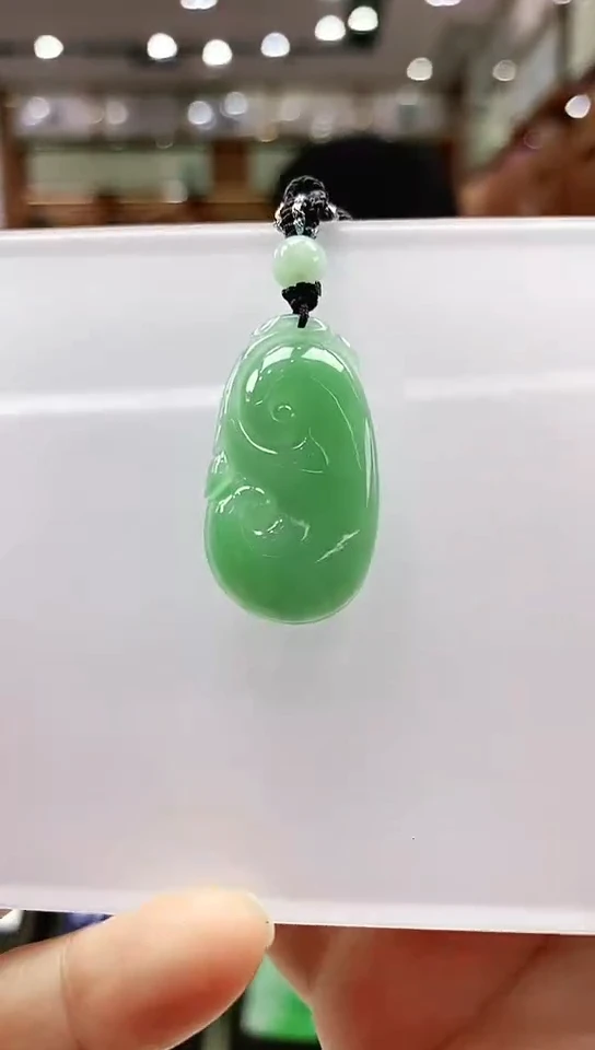 颈饰未镶嵌翡翠如意