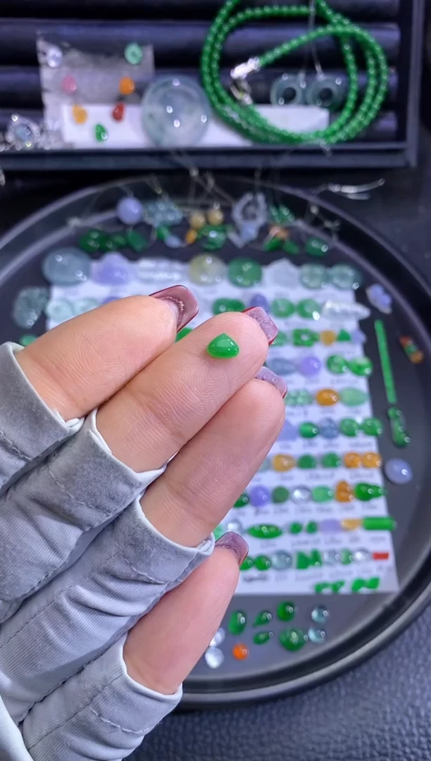 未镶嵌挂件翡翠爱心