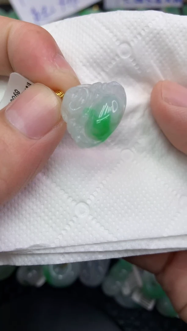 翡翠18K金镶嵌颈饰11111111