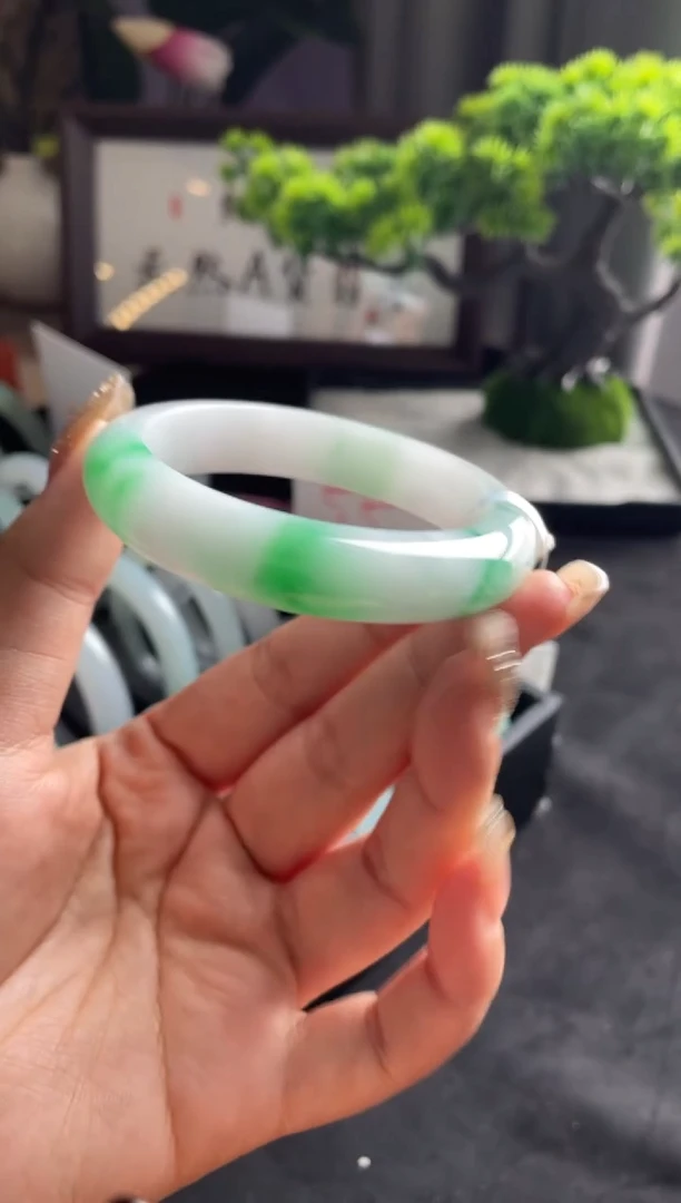 未镶嵌手镯翡翠三天鉴赏期