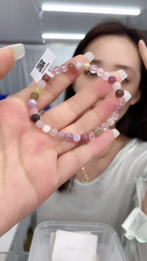 水晶手链未镶嵌天然珠宝多样性发其一