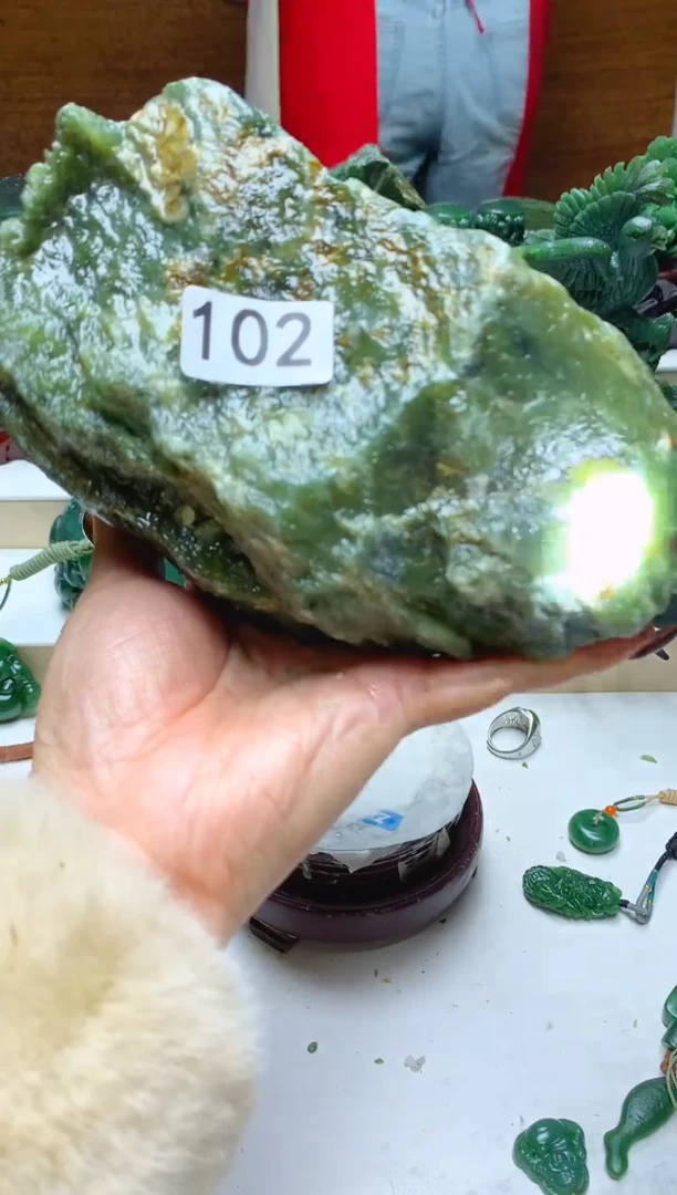 未镶嵌和田玉摆件1