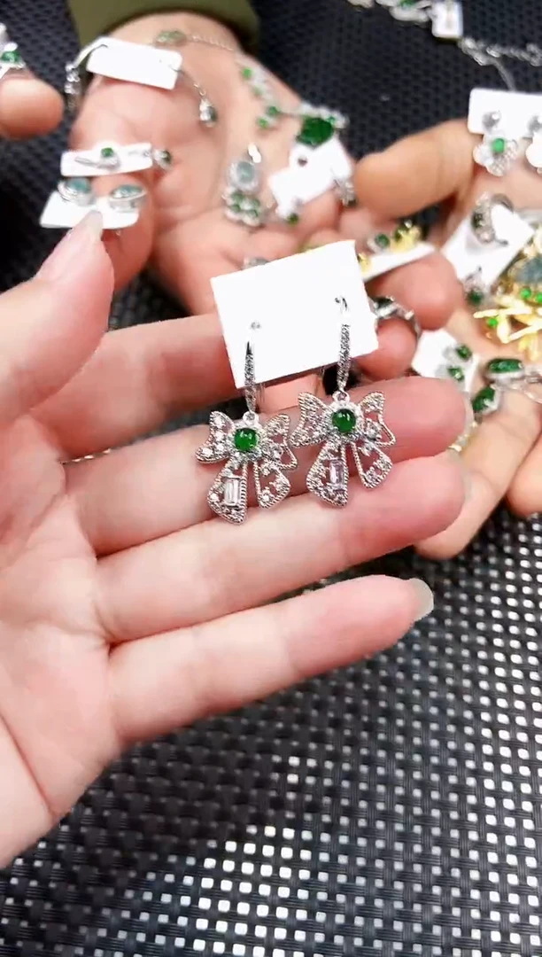 【闪购商品】翡翠耳饰未镶嵌11111111