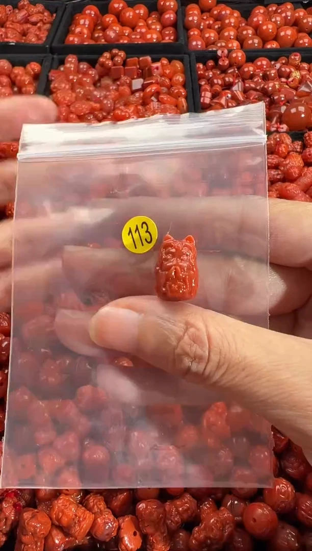 颈饰未镶嵌南红玛瑙1