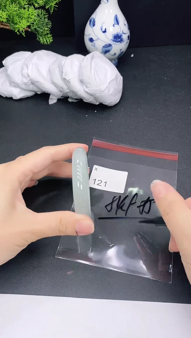 未镶嵌手镯翡翠121