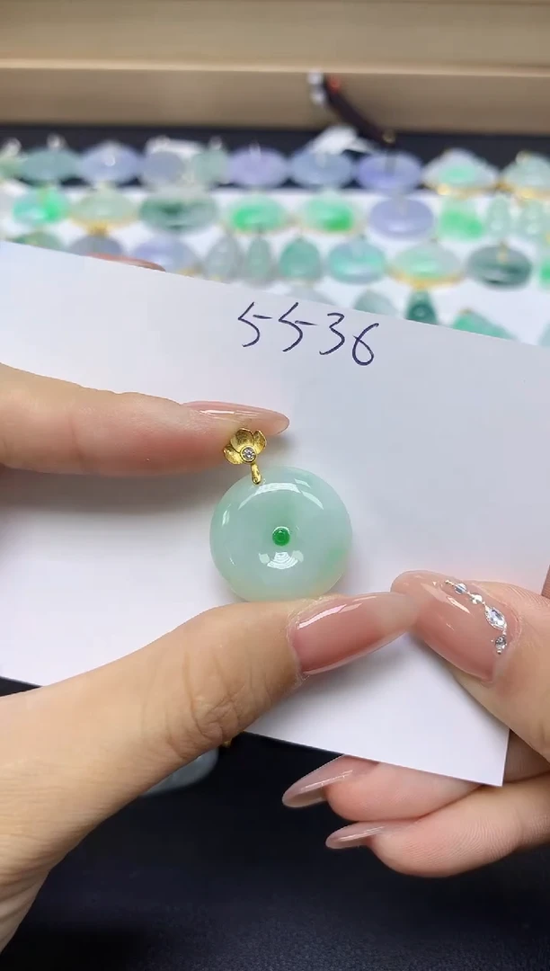 翡翠未镶嵌颈饰天然自然緬甸A貨翡翠