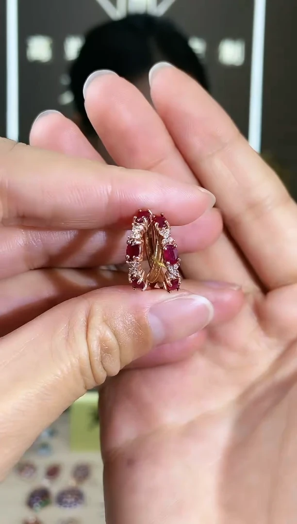 【闪购商品】红宝石耳饰银S925镶嵌耳饰