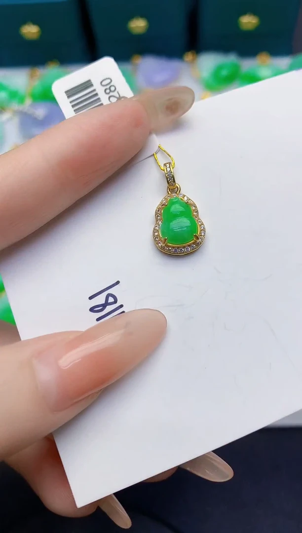 颈饰未镶嵌翡翠缅甸天然翡翠A货